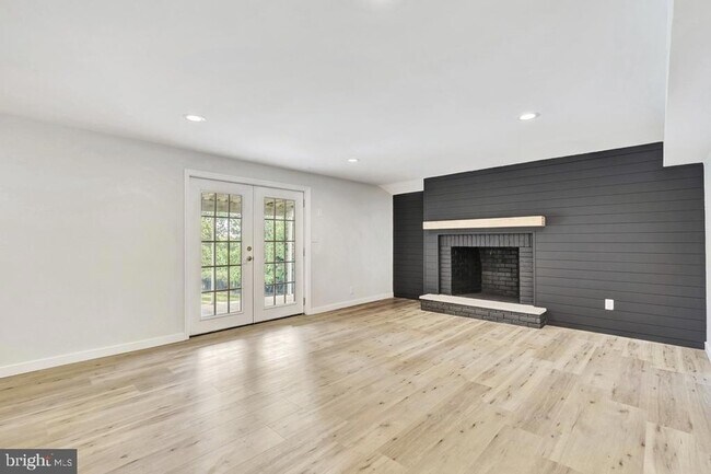 Building Photo - 136 Carlough Rd