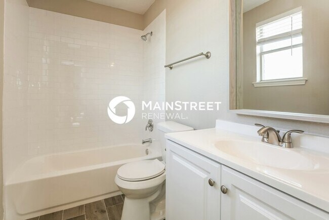 Building Photo - 4 Bedroom Pet-Friendly Home in Glenn Heights, TX with Main Street Renewal