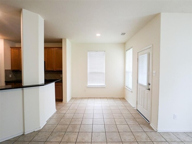 Building Photo - 6223 Summerfield Glade Ln
