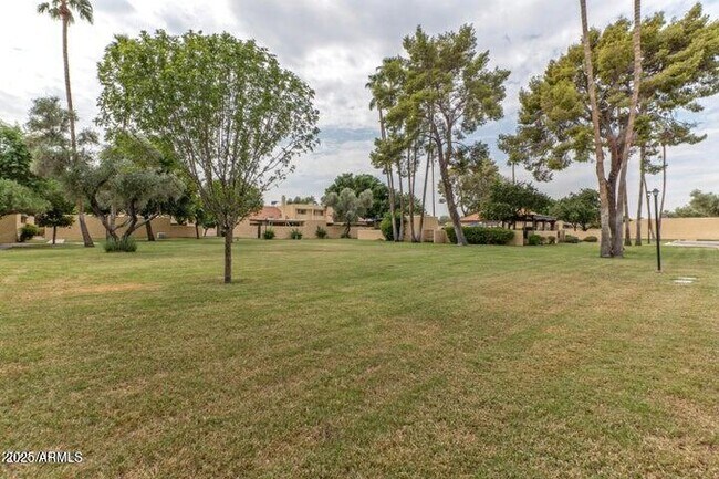 Building Photo - 2107 W Marlette Ave
