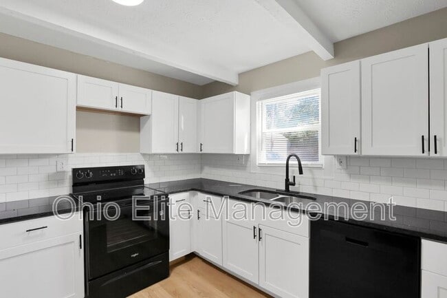 Building Photo - 3086 Grasmere Ave