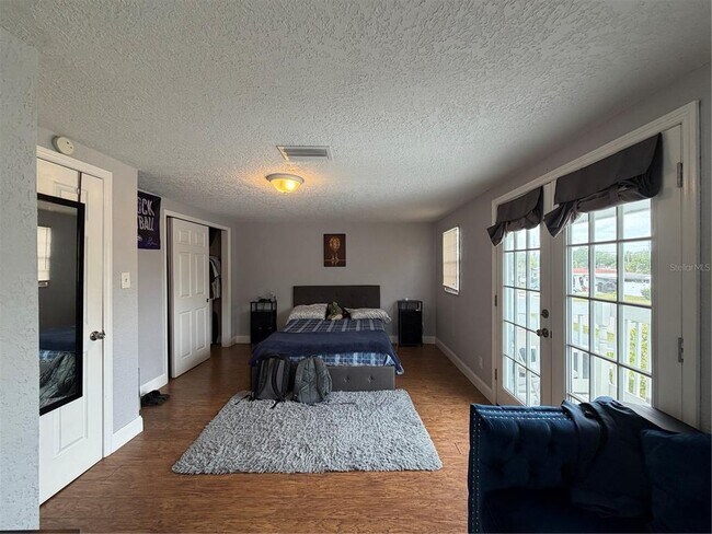 Building Photo - 2926 W St John St