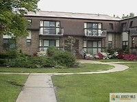 Building Photo - 1102 N Oaks Blvd