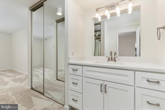 Building Photo - 900 N Stafford St