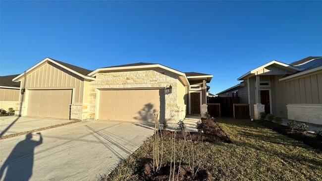 Building Photo - 9820 Grosbeak Ln