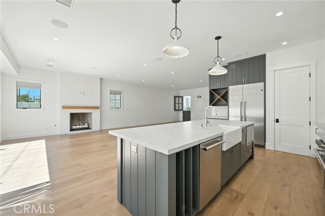 Building Photo - 391 La Perle Pl