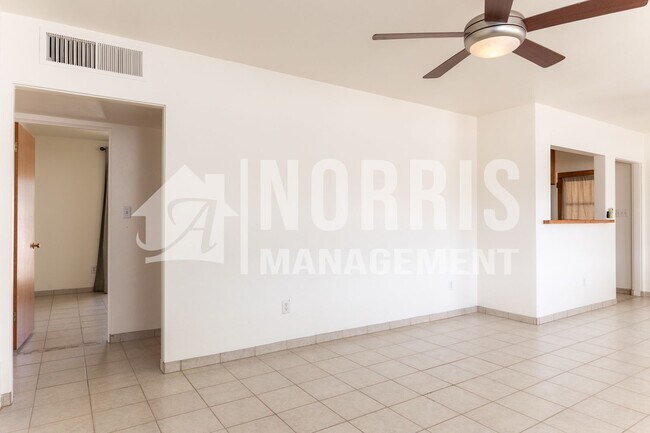 Building Photo - Quaint Home in an Established Neighborhood