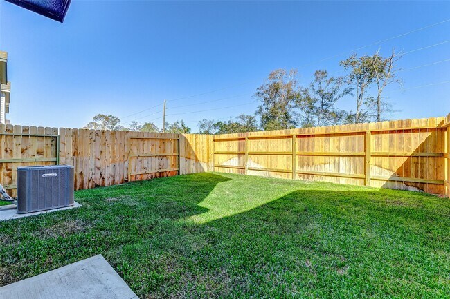 Building Photo - 18522 Tre Croci Dr