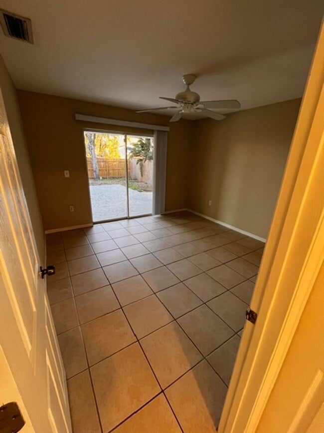 Building Photo - Beautiful 3/2 Maintenance Free Home