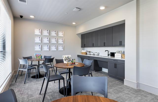 Building Photo - 2400 Ace Ln