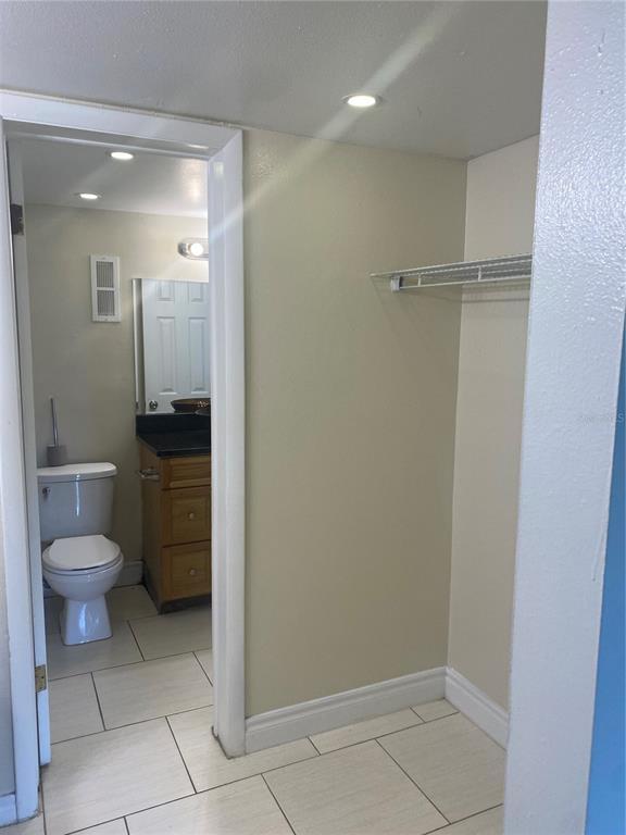 Building Photo - 809 Russell Ln