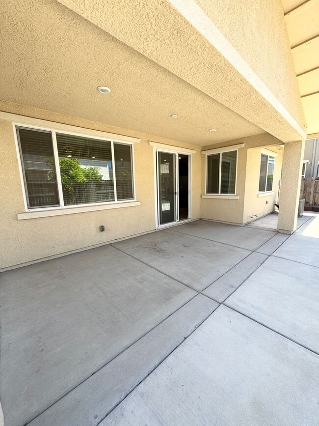 Building Photo - Resort-Style Living in Natomas Meadows | 4BD + Clubhouse & Pools SEE VIDEO