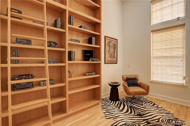 Building Photo - Incredible Townhome in the Hampden Town Ce...