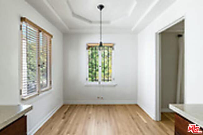 Building Photo - 815 N Harper Ave