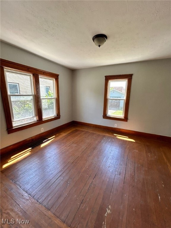 Building Photo - 2634 Apple Ave