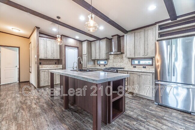 Building Photo - 413 Co Rd 6812