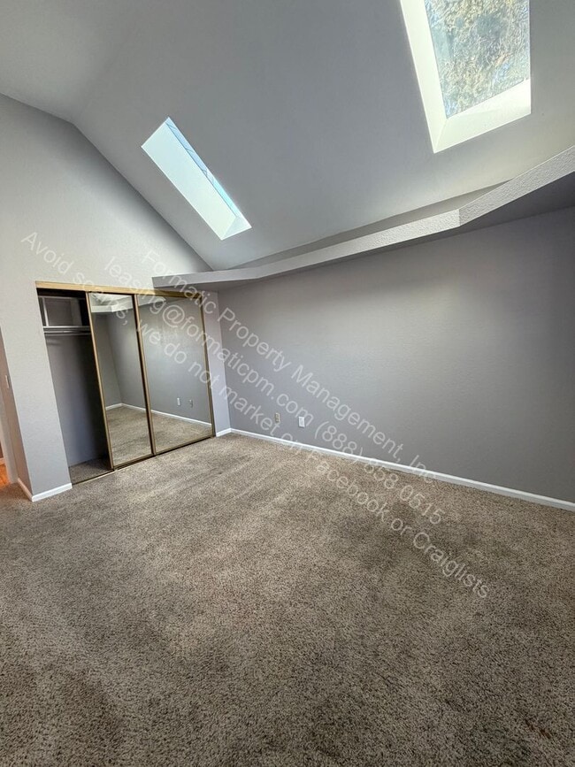 Building Photo - 17998 E Bellewood Dr