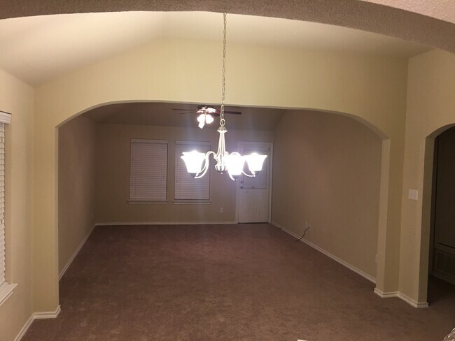 Building Photo - 2808 Adams Fall Ln