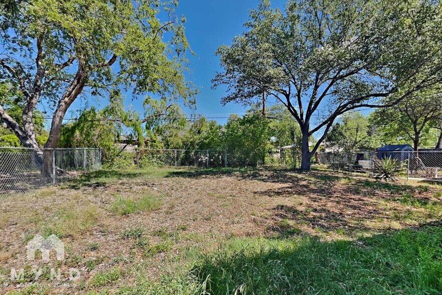 Building Photo - 423 Channing Ave