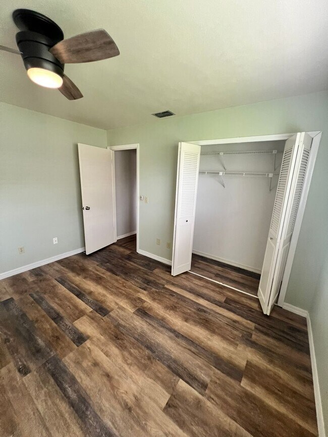 Building Photo - BEAUTIFUL 3 BEDROOM POOL HOME IN SANDPIPER...