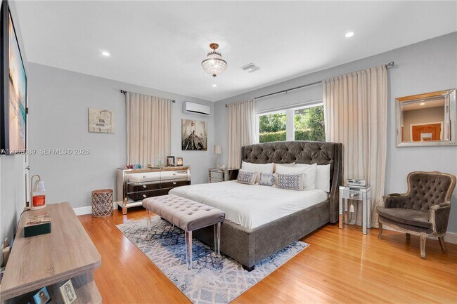 Building Photo - 1524 Siena Ave