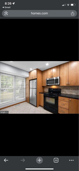 Building Photo - 5155 King Charles Way
