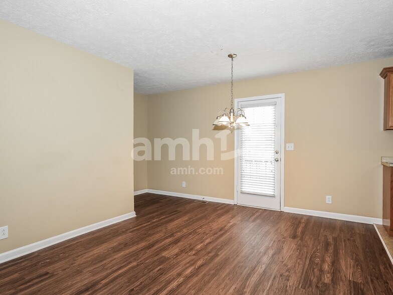 Building Photo - 3645 S Naples Ct