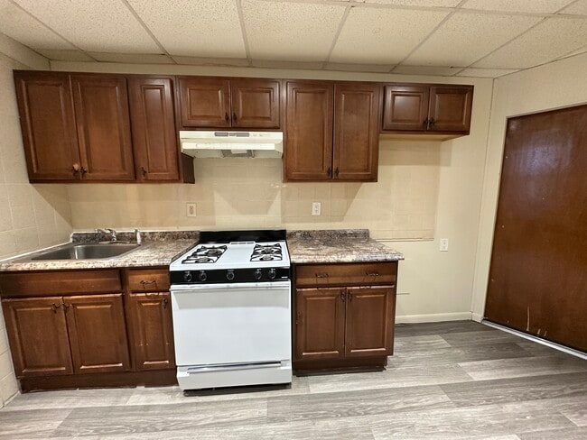 Building Photo - 818 22nd St