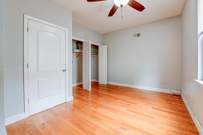 Building Photo - 572 Liberty Ave