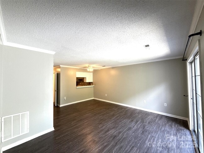 Building Photo - 705 Heritage Pkwy