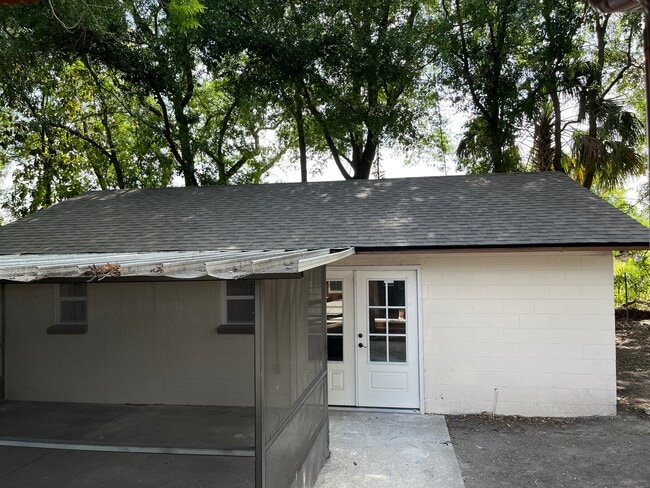 Building Photo - 1045 Ontario St