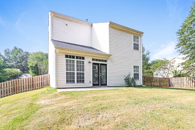 Building Photo - 2215 Baker Carter Dr