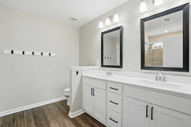 Building Photo - 75 Pomona Cir