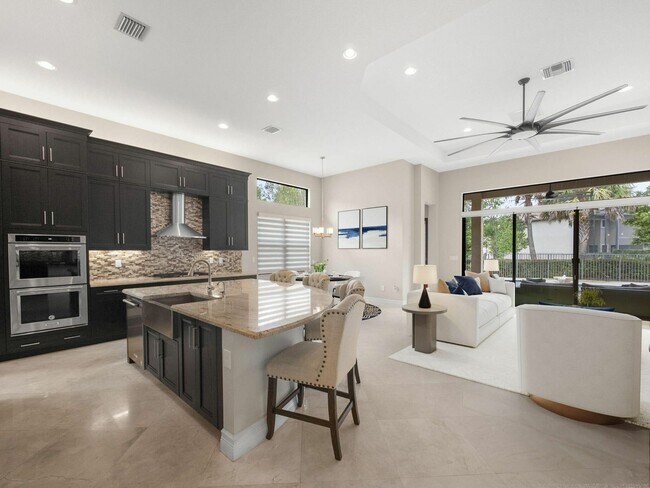 Building Photo - 9931 Bozzano Dr