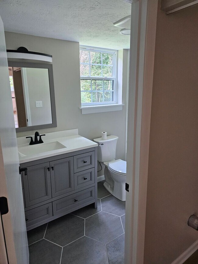 Building Photo - {MA3101}  COMPLETELY RENOVATED. Available ...