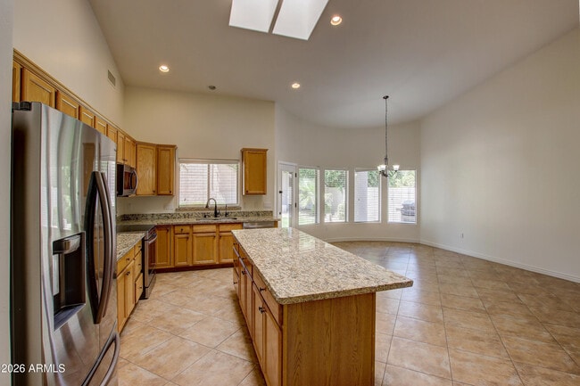 Building Photo - 1918 E Marilyn Rd