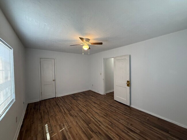 Building Photo - Beautiful home!