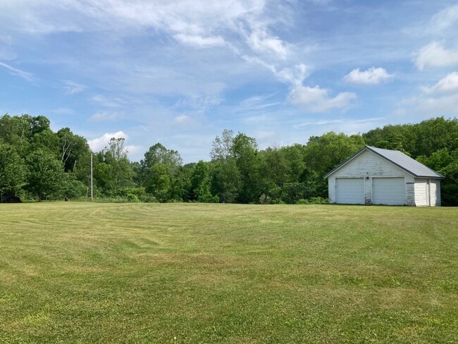 Building Photo - 15055 Willy Rd