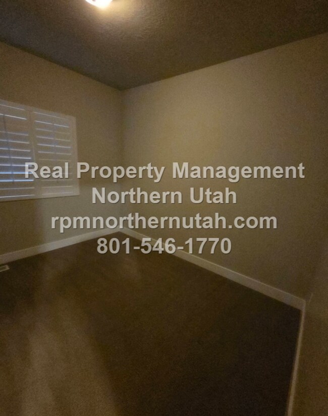 Building Photo - 3 Bedroom Clearfield Home Now Available!