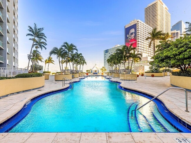 Building Photo - 253 NE 2nd St