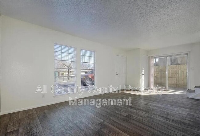 Building Photo - 1915 Hearthstone Dr
