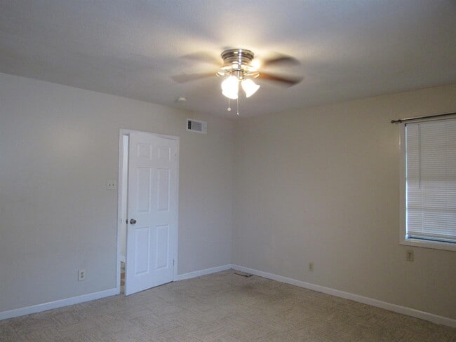 Building Photo - 3519 Flores Ave