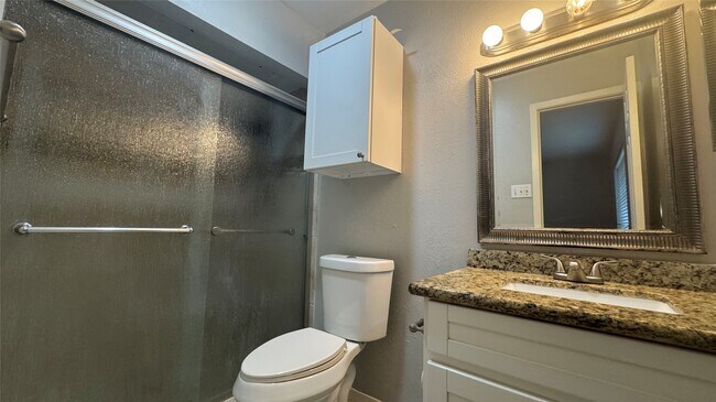 Building Photo - 4406 Kinloch Dr