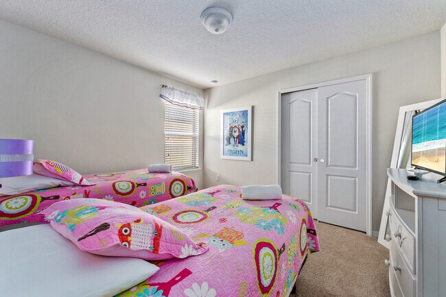 Building Photo - 8845 Rhodes St