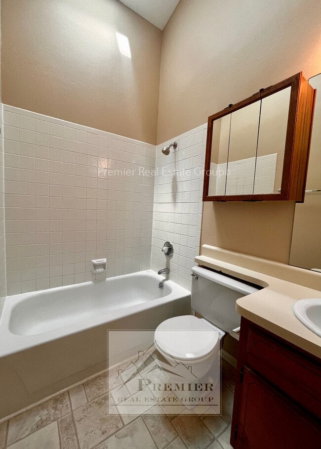 Building Photo - 3921 Donney Brook Ct