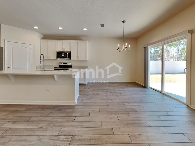 Building Photo - 22 N Hamilton Springs Rd