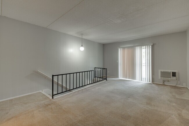 Building Photo - Sweetland Quad
