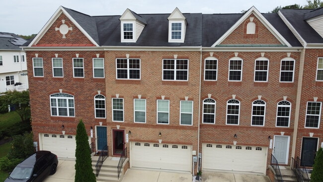 Building Photo - Bryans Road Townhome Retreat | Flexible Lease Available