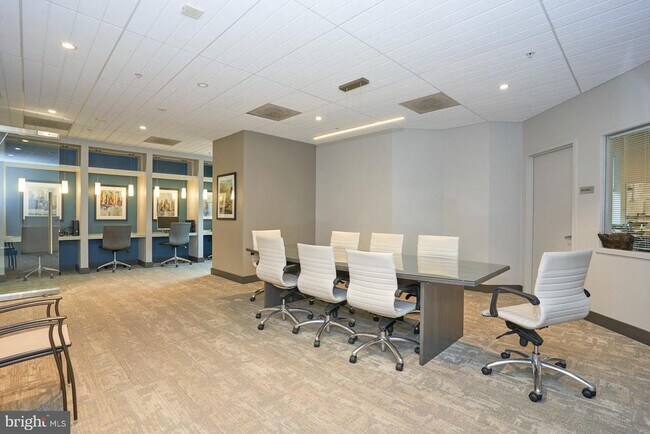 Building Photo - 3101 N Hampton Dr