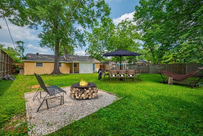 Building Photo - 5513 Fairdale Ln